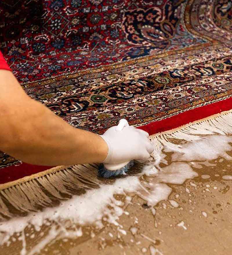 L'Atelier TAPISPERSE 06 : Restauration, réparation et nettoyage de tapis d’Orient sur Nice et les alentours.. Restauration Artisanale à la Main : Réparation des franges de tapis. Réparation des lisières de tapis. Traitement des trames de tapis. Relainage de tapis. Raviement des couleurs de tapis. Traitement des mites de tapis. Dépoussiérage et dessablage de tapis. La Nettoyage artisanale à l’ancienne exclusivement à la main : lavage, nettoyage de tapis.  Intervention sur Nice et les alentours. L'Atelier Tapisperse 06